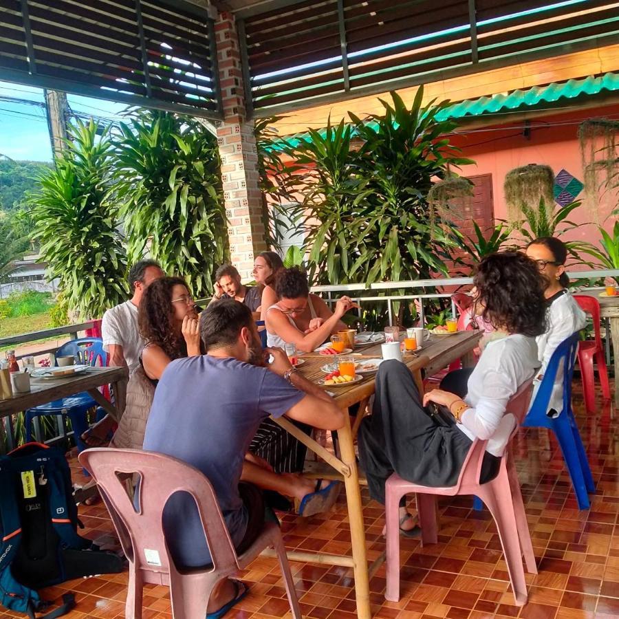 Hotel Mada Lanta Mai Keaw à Ko Lanta Extérieur photo