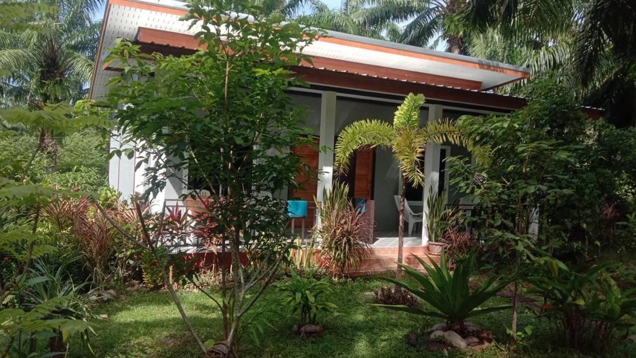 Hotel Mada Lanta Mai Keaw à Ko Lanta Extérieur photo