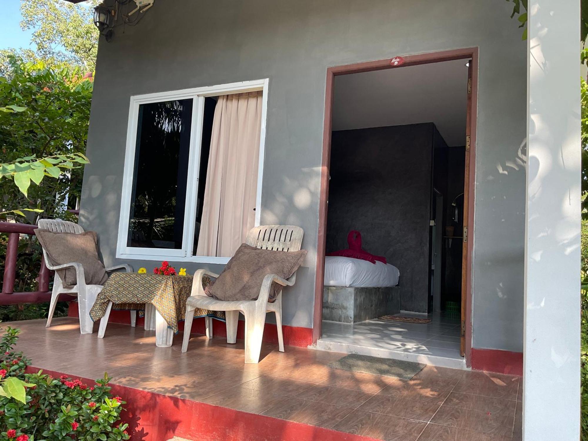 Hotel Mada Lanta Mai Keaw à Ko Lanta Extérieur photo