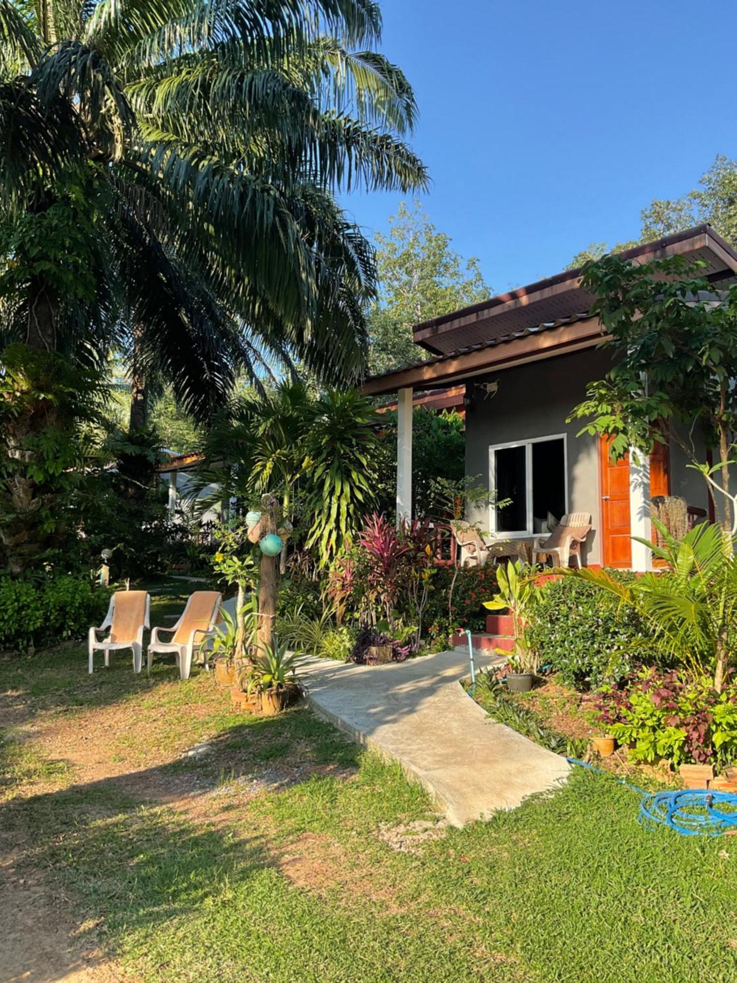 Hotel Mada Lanta Mai Keaw à Ko Lanta Extérieur photo