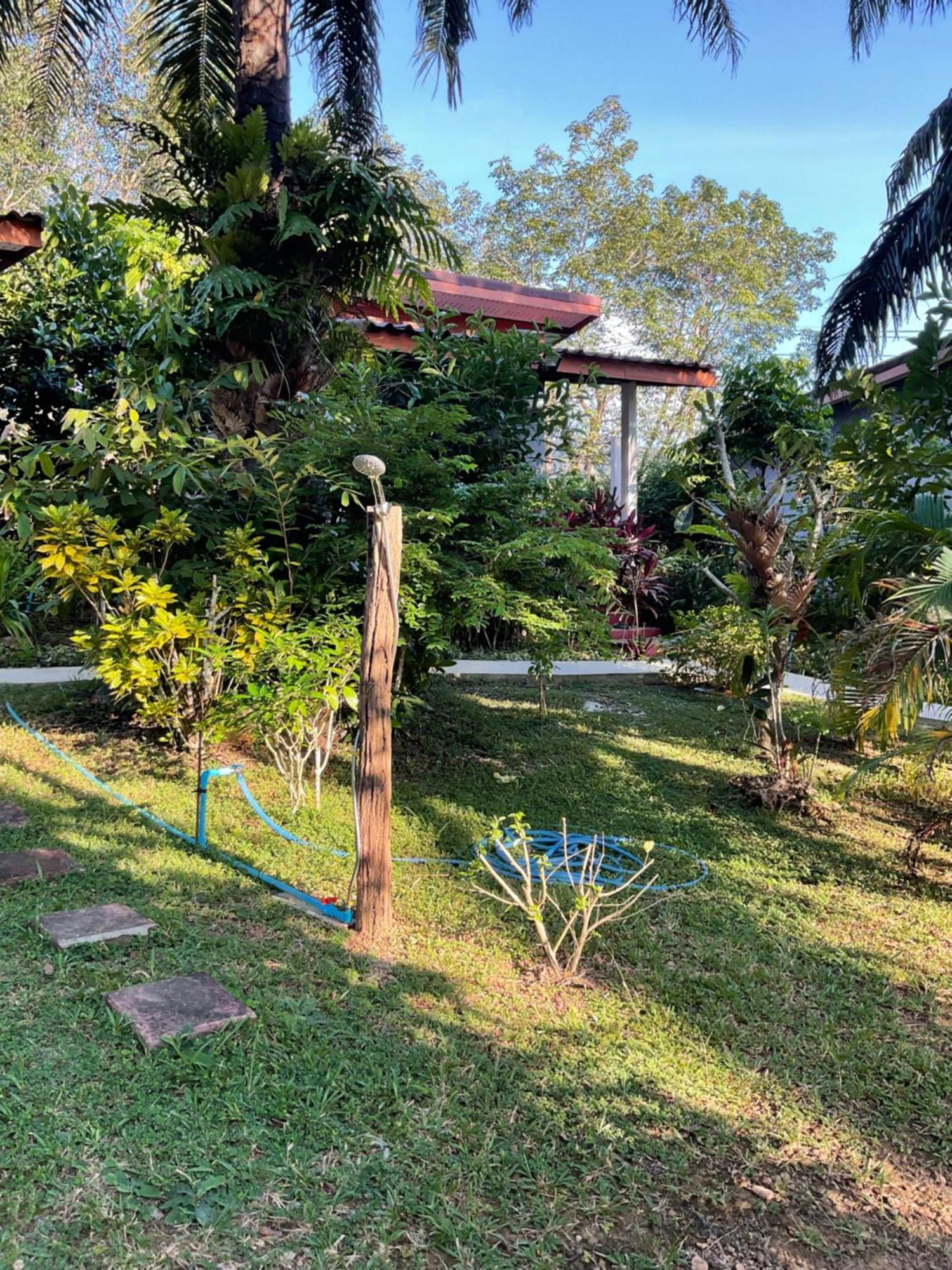 Hotel Mada Lanta Mai Keaw à Ko Lanta Extérieur photo
