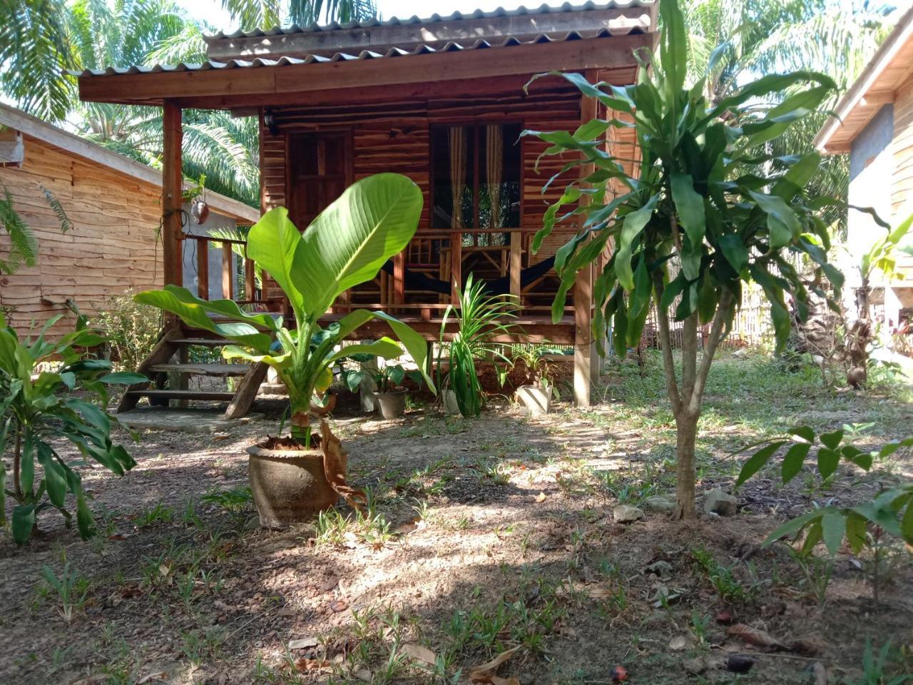 Hotel Mada Lanta Mai Keaw à Ko Lanta Extérieur photo