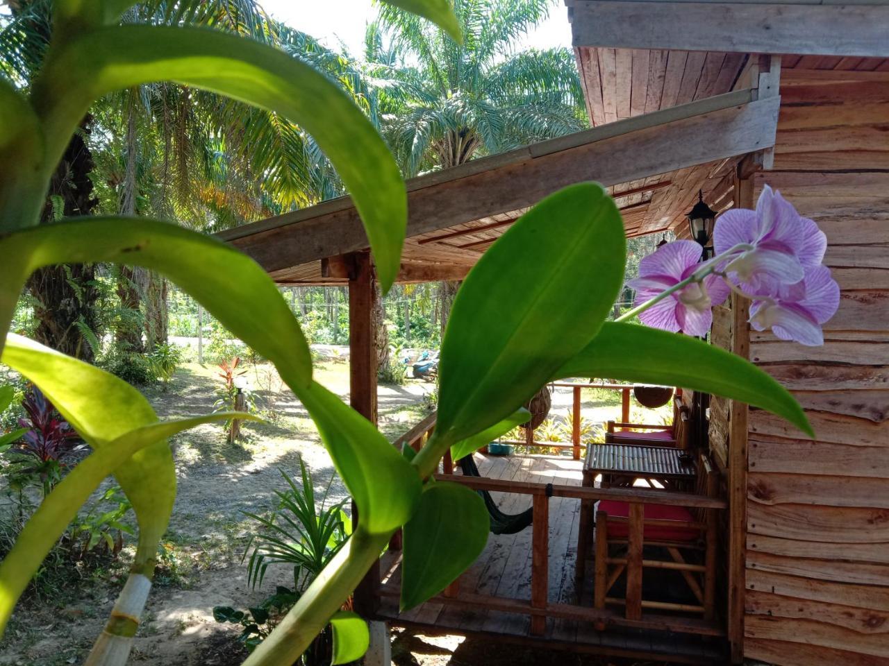 Hotel Mada Lanta Mai Keaw à Ko Lanta Extérieur photo