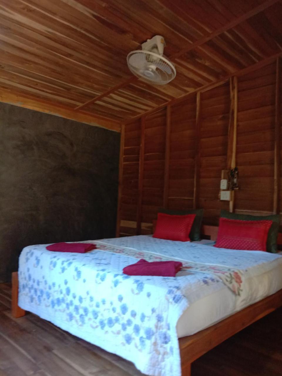 Hotel Mada Lanta Mai Keaw à Ko Lanta Extérieur photo