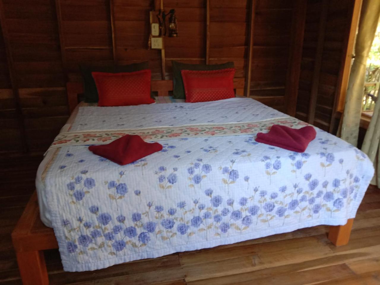 Hotel Mada Lanta Mai Keaw à Ko Lanta Extérieur photo