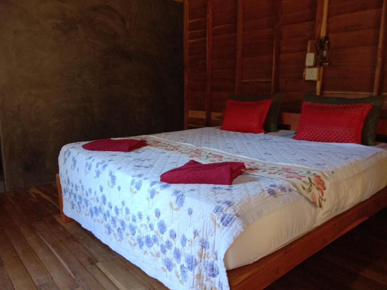 Hotel Mada Lanta Mai Keaw à Ko Lanta Extérieur photo