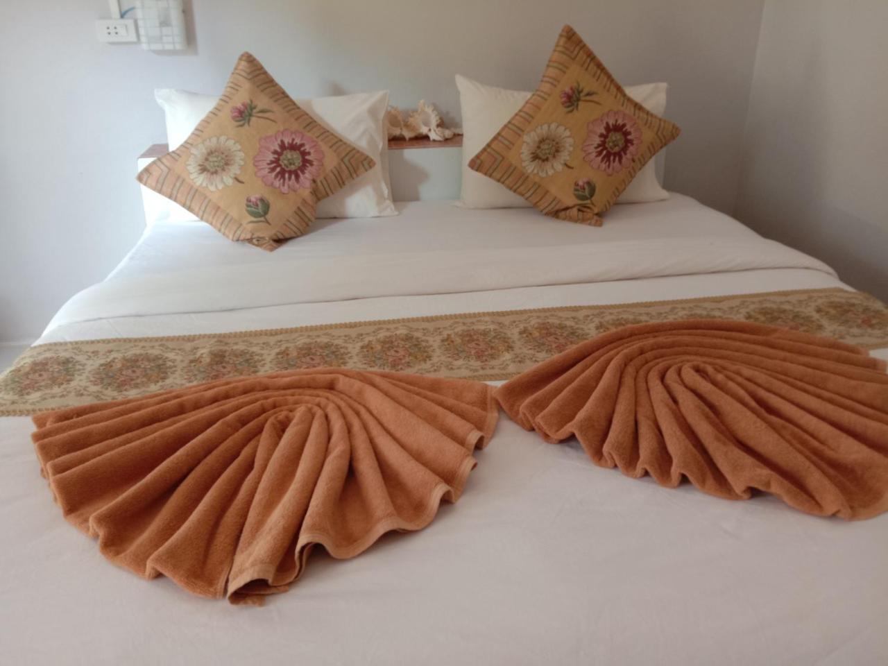 Hotel Mada Lanta Mai Keaw à Ko Lanta Extérieur photo