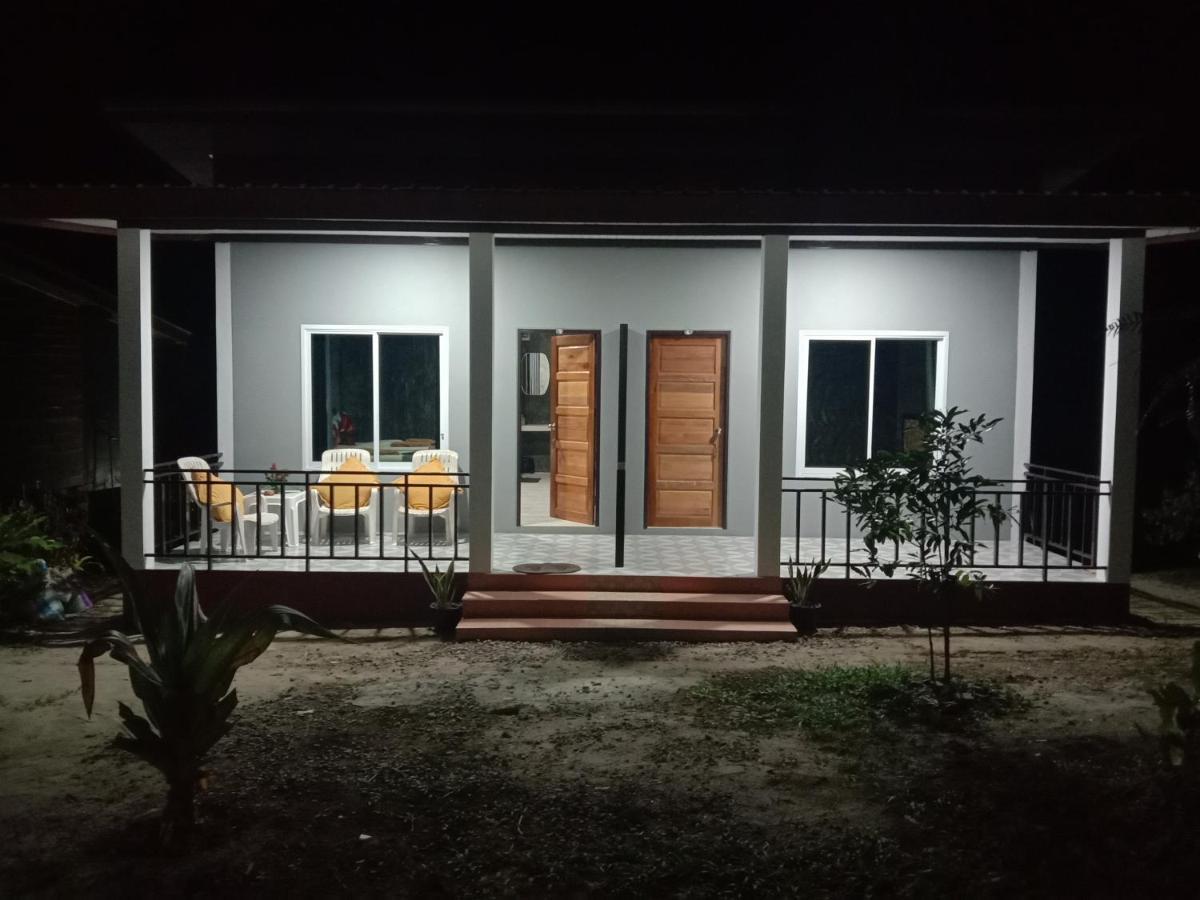 Hotel Mada Lanta Mai Keaw à Ko Lanta Extérieur photo