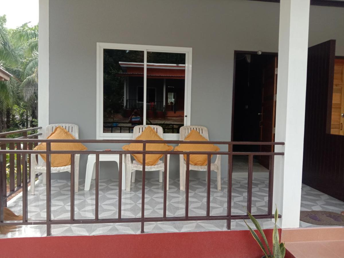 Hotel Mada Lanta Mai Keaw à Ko Lanta Extérieur photo